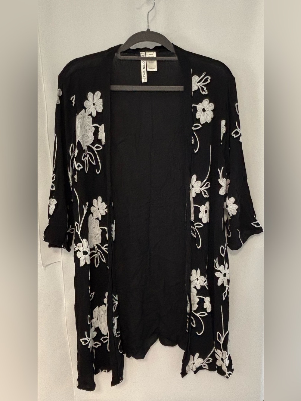 100% Cotton Open Front Jacket with Embroidered Design. Size Large